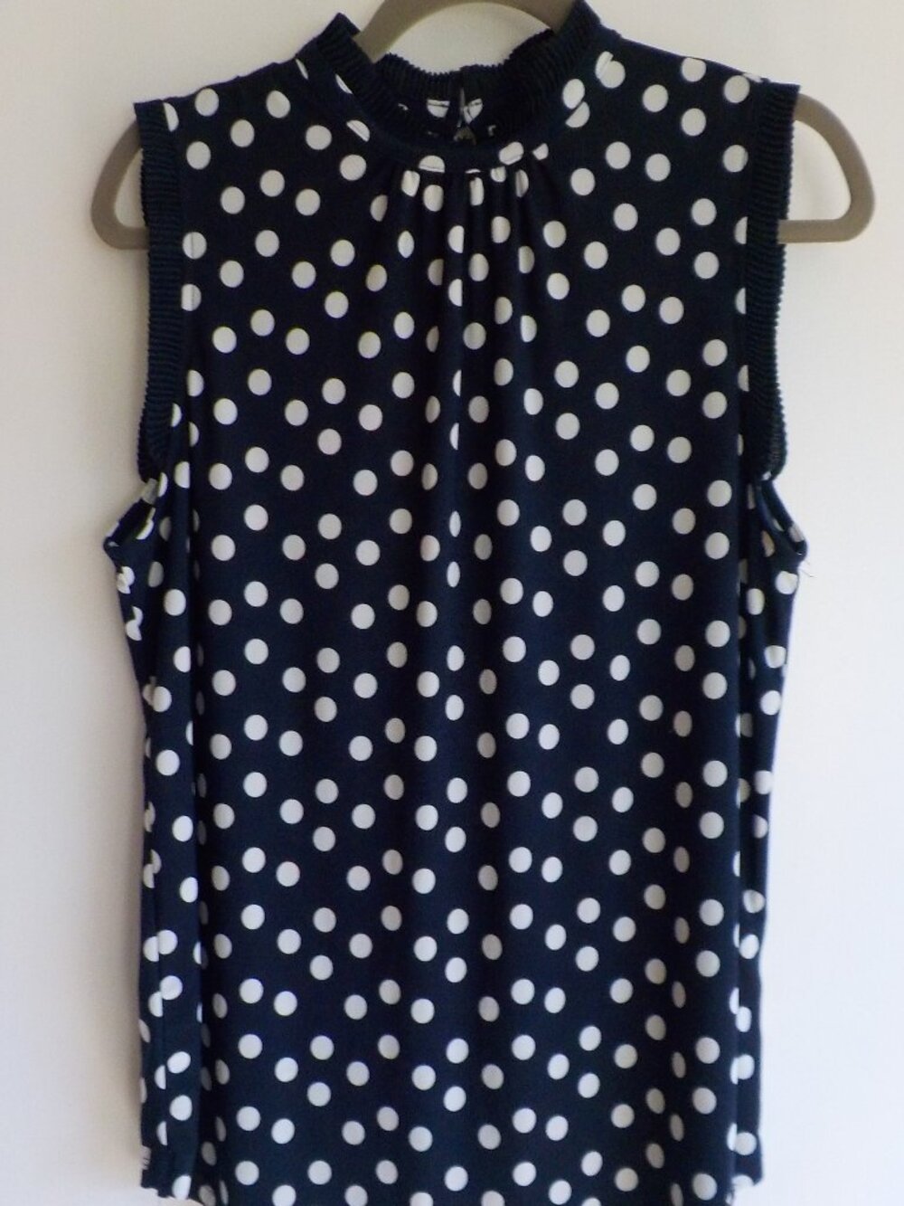 Anne Klein Blouse - Medium - Blue White Polka Dot Sleeveless Ruffle (793)